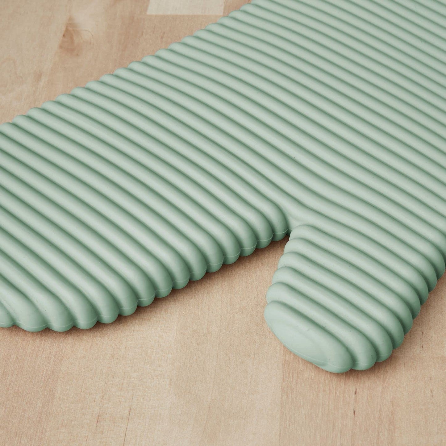 KitchenAid Ribbed Soft Silicone Oven Mitt Set, Pistachio, 7.5"x13", 2 Count