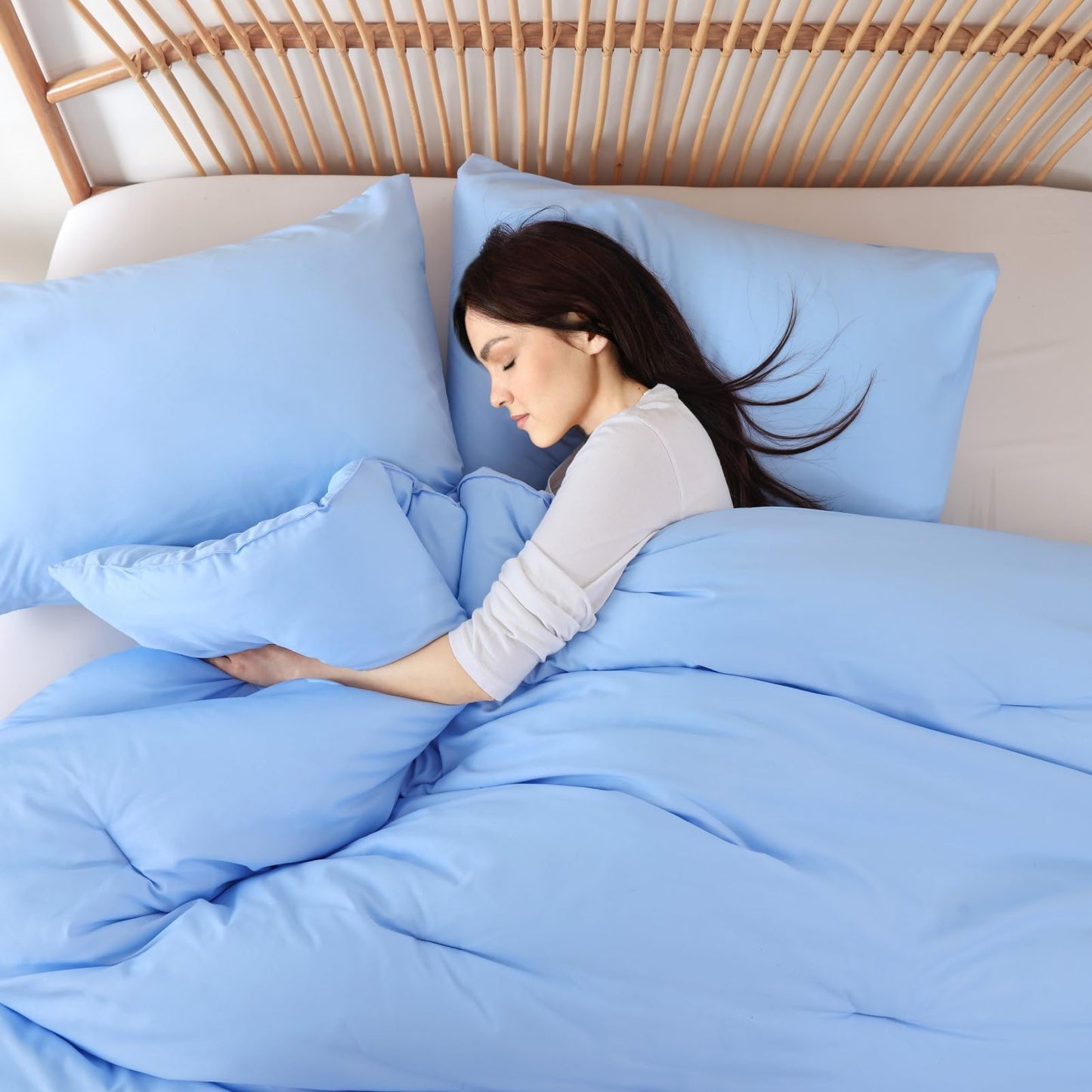 ROSGONIA Queen Comforter Set Light Blue, 3pcs Bedding Comforter Sets (1 Comforter & 2 Pillowcases) All Season Soft Lightweight Bedspread Blanket Quilt