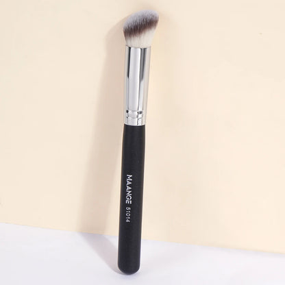 MAANGE Angled Concealer Makeup Brush Under Eye Makeup Small Foundation Precision Face Blending Brush Soft Bristles Makeup Tools