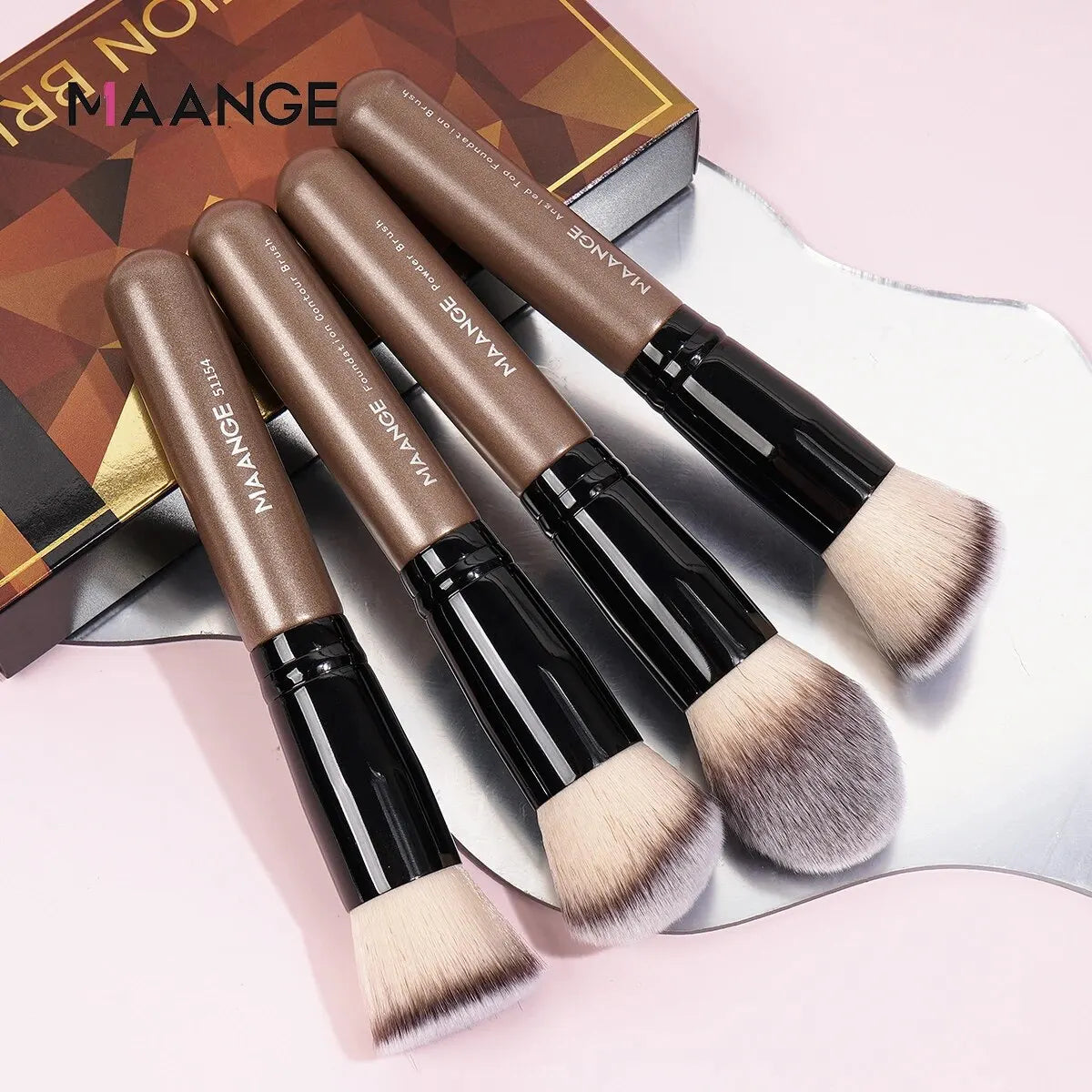 MAANGE 4Pcs Makeup Brushes with Case Foundation Concealer Powder Makeup Brush Soft Fluffy Bristles Big Cosmetic Brushes Set